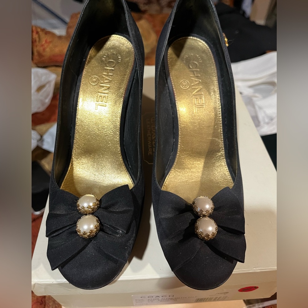 Chanel heels size 38.